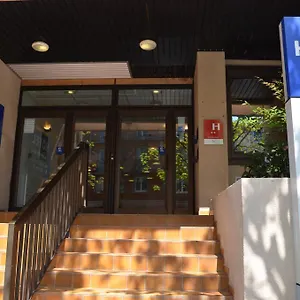 https://hotel-villenouvelle.midi-pyreneeshotels.com